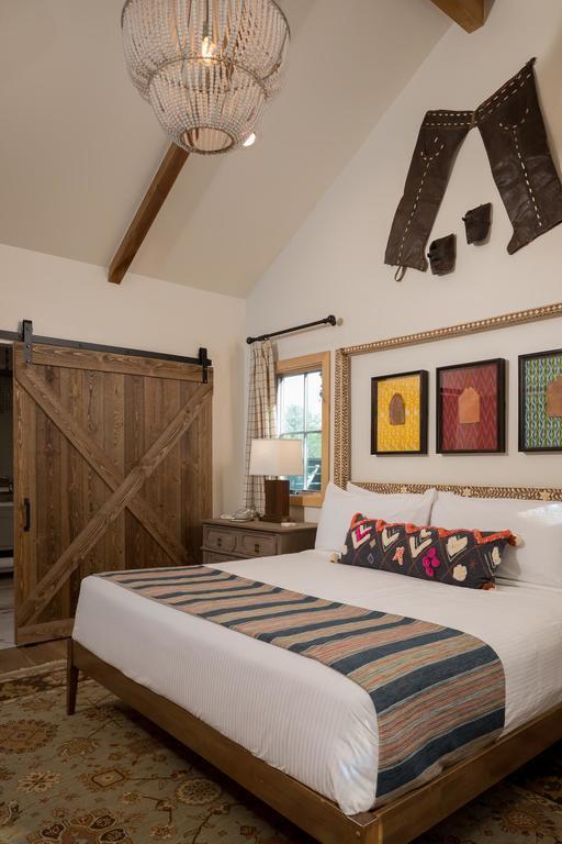 Camp Lucy Hotel Дрипинг Спрингс Екстериор снимка